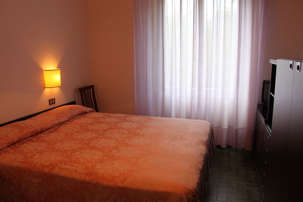 Hotel Il Buongustaio Масса Екстер'єр фото
